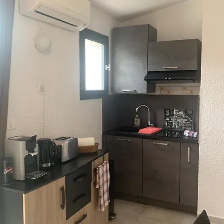 Vakantiehuis Mini Santa Giulia A 120m De La *