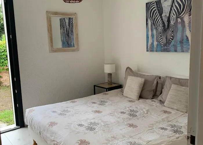 Mini Santa Giulia A 120m De La * ポルトヴェッキオ